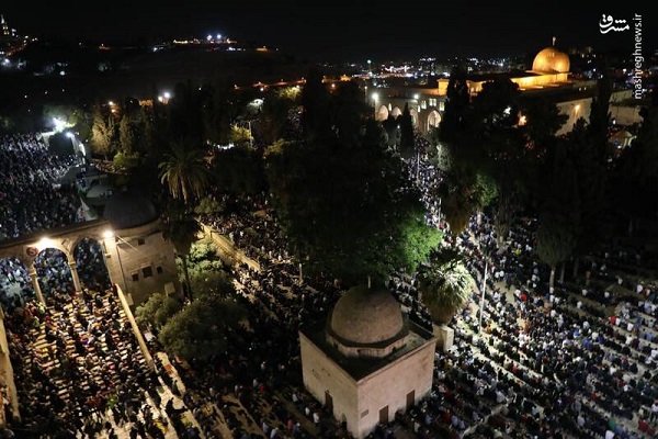 عکس/ حضور گسترده فلسطینی‌ها در مسجدالاقصی
