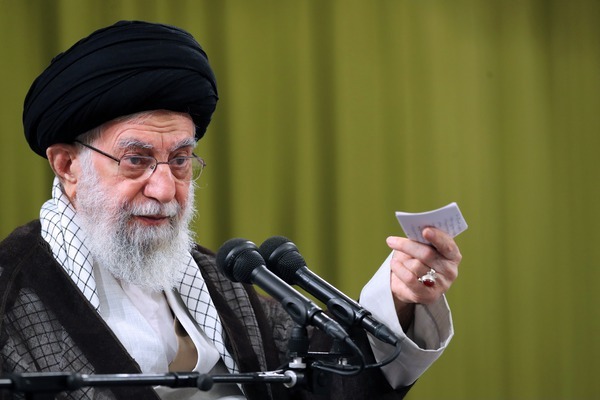 جایگاه مستضعفین در انقلاب اسلامی/تاکید ویژه امام به مسئولین برای اجتناب از خوی اشرافیگری جایگاه مستضعفین در انقلاب اسلامی/تاکید ویژه امام به مسئولین برای اجتناب از خوی اشرافیگری