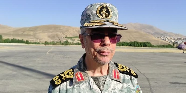 سرلشکر باقری:تحرکات دشمنان را زیر نظر داریم سرلشکر باقری:تحرکات دشمنان را زیر نظر داریم