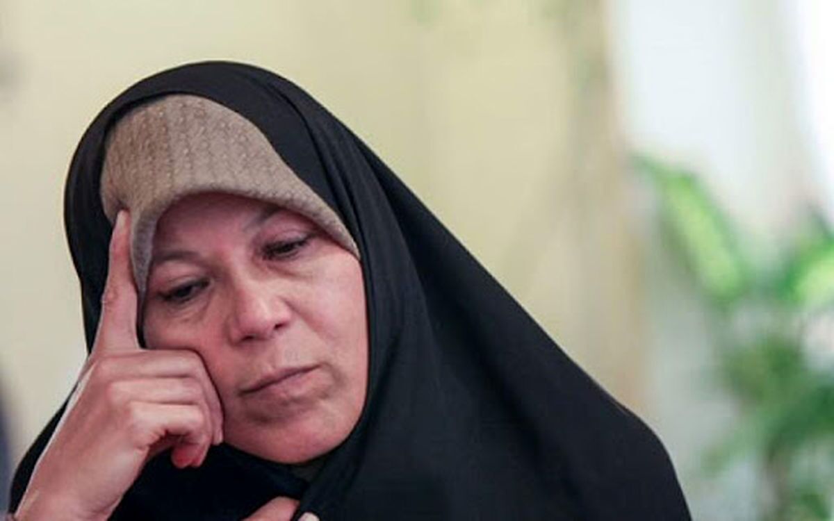 چرا فائزه هاشمی کشف حجاب نمیکند؟ چرا فائزه هاشمی کشف حجاب نمیکند؟