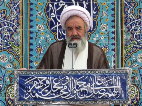 شهید نداده ایم که عده ای به حجاب دهن کجی کنند شهید نداده ایم که عده ای به حجاب دهن کجی کنند