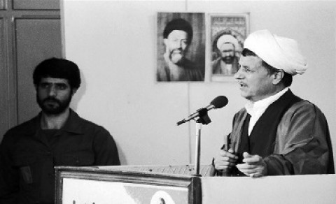 زنان بدحجاب دزد و ضد انقلاب هستند/بگذارید اینها راحت باشند تا در کشور سرمایهگذاری کنند! زنان بدحجاب دزد و ضد انقلاب هستند/بگذارید اینها راحت باشند تا در کشور سرمایهگذاری کنند!
