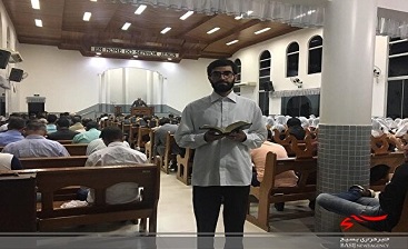 خاطرات یک مبلغ از سفر به برزیل/خانم‌های مسیحیِ برزیل، به احترام کلیسا، با روسری وارد می‌شوند