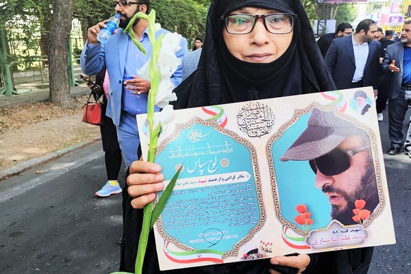 دفاع شهید فتنه ۸۸ از ولایت فقیه/ مادر شهید: ما باید زینبی عمل کنیم دفاع شهید فتنه ۸۸ از ولایت فقیه/ مادر شهید: ما باید زینبی عمل کنیم