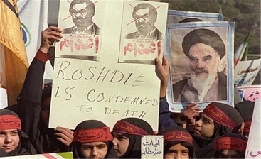 آیات شیطانی و فتوای ارتداد سلمان رشدی توسط امام(ره) آیات شیطانی و فتوای ارتداد سلمان رشدی توسط امام(ره)