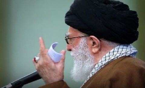 نظر رهبر انقلاب درباره سینه زنی عزاداران حسینی/ خودتان را عَلَمداران حسینى بدانید/ نظر رهبر انقلاب درباره سینه زنی عزاداران حسینی/ خودتان را عَلَمداران حسینى بدانید/