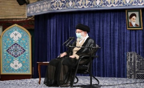 جمهوری اسلامی با الهام از اهل‌بیت اژدهای هفت‌سر استکبار را عقب راند و پیشرفت کرد
