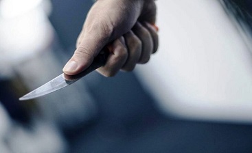 حمله با چاقو به یک زن محجبه به خاطر نهی از منکر 2 خانم بدحجاب! حمله با چاقو به یک زن محجبه به خاطر نهی از منکر 2 خانم بدحجاب!