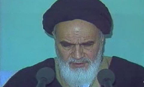 نخستین واکنش حضرت روح الله به آغاز جنگ تحمیلی/ یک دزدی آمده است یک سنگی انداخته و فرار کرده نخستین واکنش حضرت روح الله به آغاز جنگ تحمیلی/ یک دزدی آمده است یک سنگی انداخته و فرار کرده