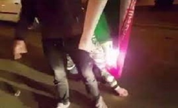 واکنش مردم به آتش زدن پرچم ایران در اغتشاشات