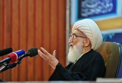 پیرو مکتب امام(ره) از جنگ و جهاد خسته نمیشود پیرو مکتب امام(ره) از جنگ و جهاد خسته نمیشود