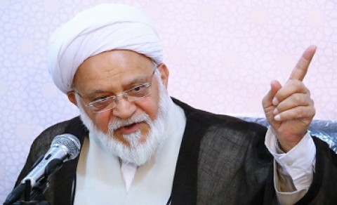 با سرشاخه های اغتشاشات باید قاطعانه برخورد شود و هیچ گونه رحمی بر آنها جایز نیست