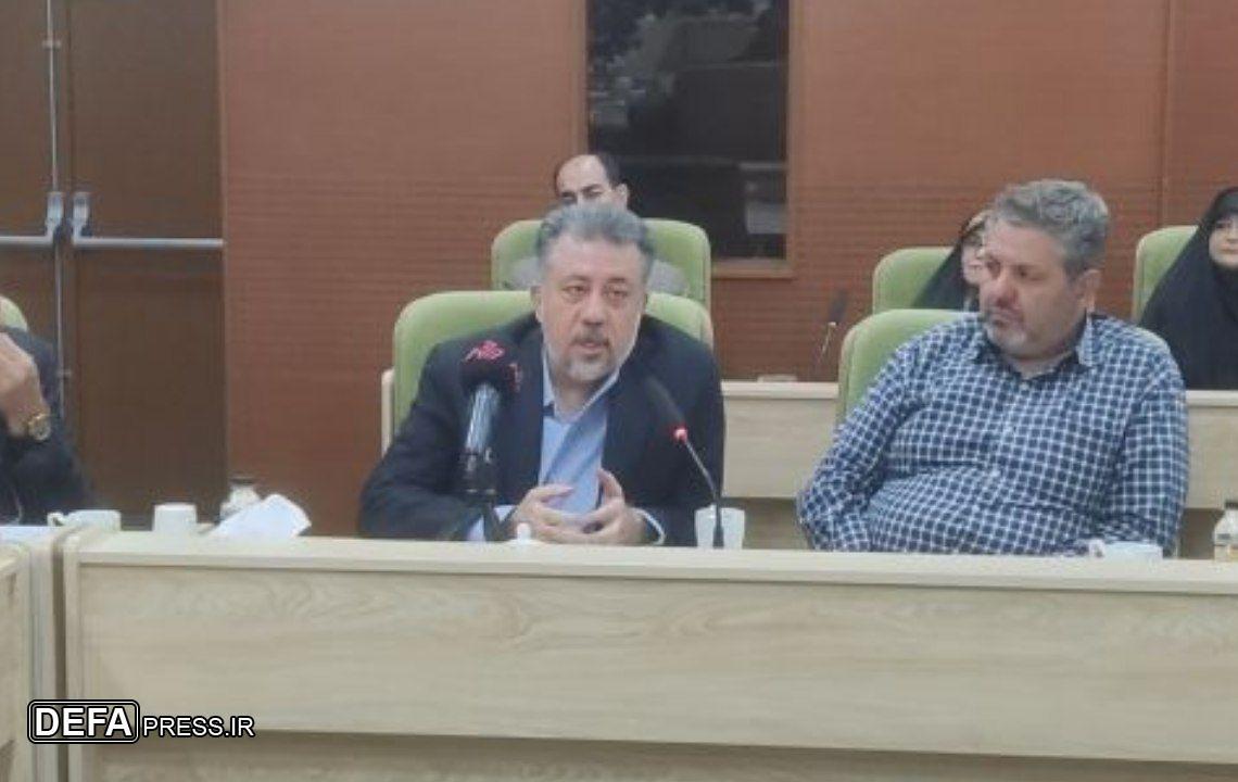 تندگویان:مسئولان جای شهدا را برای خانواده شهدا پر کنند