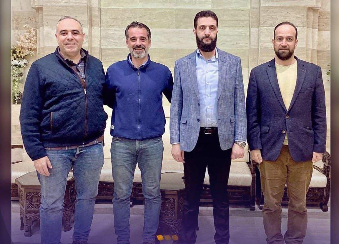 ادامه تغییرات ظاهری جولانی؛ احمد الشرع کت و شلوار پوش شد! | تصاویر ادامه تغییرات ظاهری جولانی؛ احمد الشرع کت و شلوار پوش شد! | تصاویر