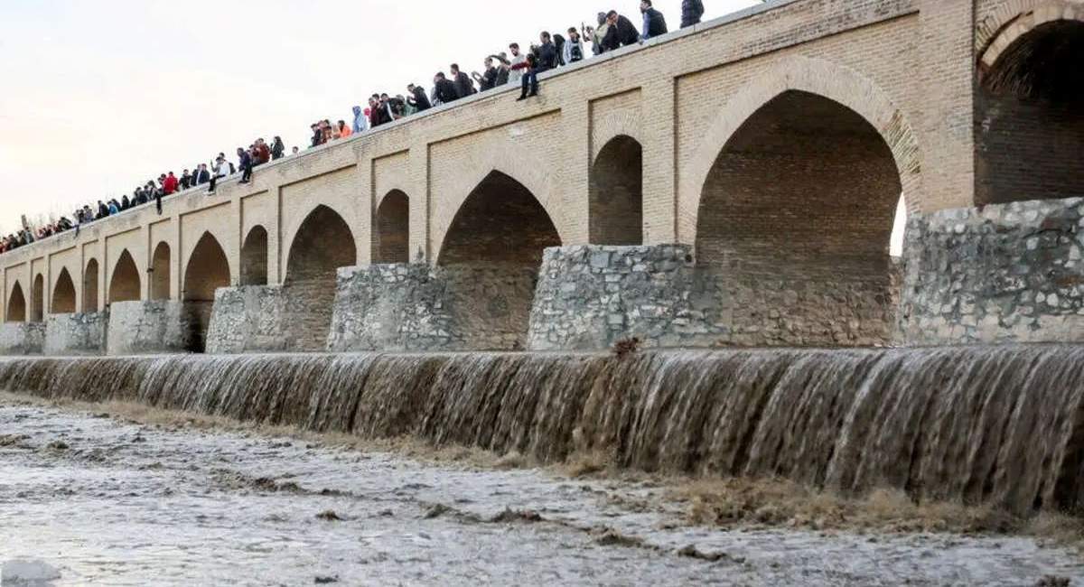 سخنی با اصفهانی‌ها؛ ایران یک مجموعه واحد است
