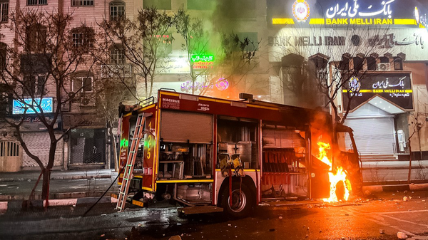 ۴۳ دستگاه خودرو سنگین آتش&zwnj;نشانی توسط اغتشاشگران تخریب شد