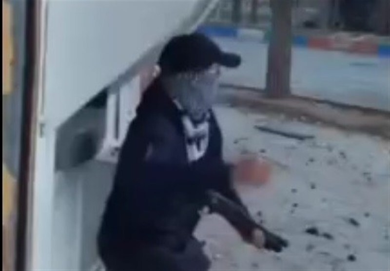 دستگیری 200 نفر از لیدرهای اغتشاشات به همراه نارنجک و سلاح کمری دستگیری 200 نفر از لیدرهای اغتشاشات به همراه نارنجک و سلاح کمری