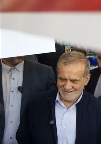 رئیس جمهور میهمان محفل می شود؟