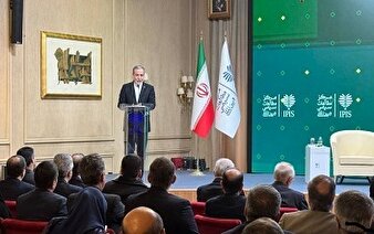 آرایش نظامی ما را نمی‌ترساند/ مذاکره زمانی به نتیجه خواهد رسید که به حق مردم ایران اذعان شود