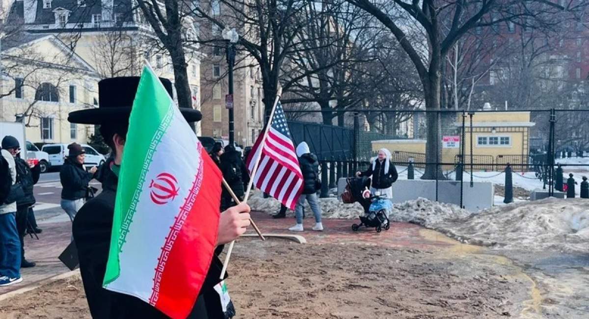 تظاهرات در مقابل کاخ سفید علیه جنگ با ایران