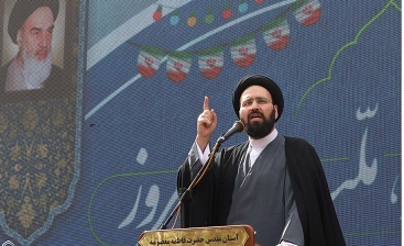 ما و آمریکا هیچ گاه به صلح نخواهیم رسید/امروز نقاب از چهره استکبار افتاده است