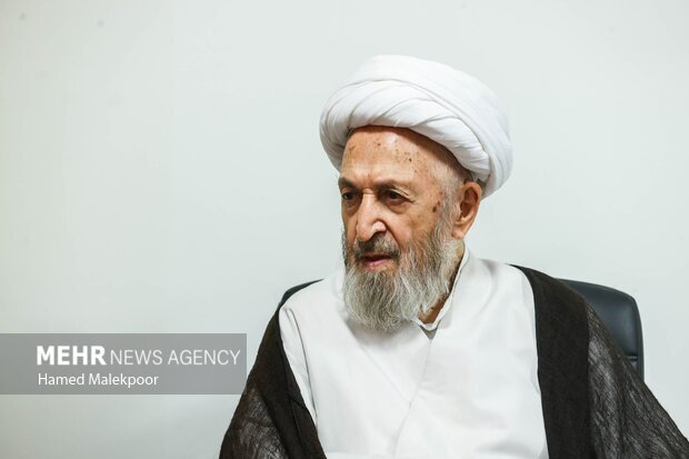 توضیح تکمیلی دفتر آیتالله سبحانی درباره موتورسواری بانوان