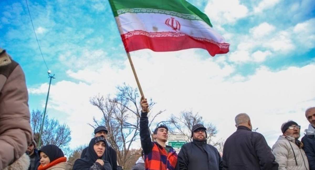 فریاد شاعران بر سر دشمنان ایران