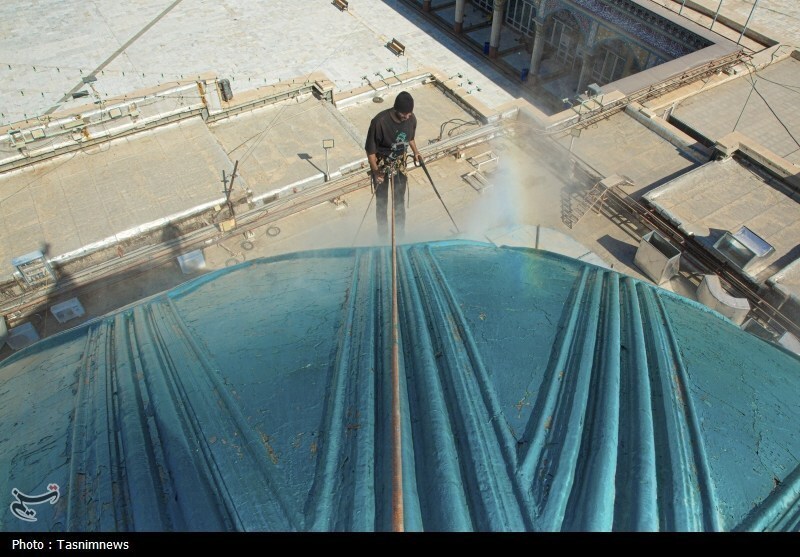 شستشوی گنبدهای مسجد مقدس جمکران