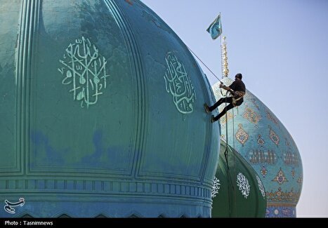شستشوی گنبدهای مسجد مقدس جمکران