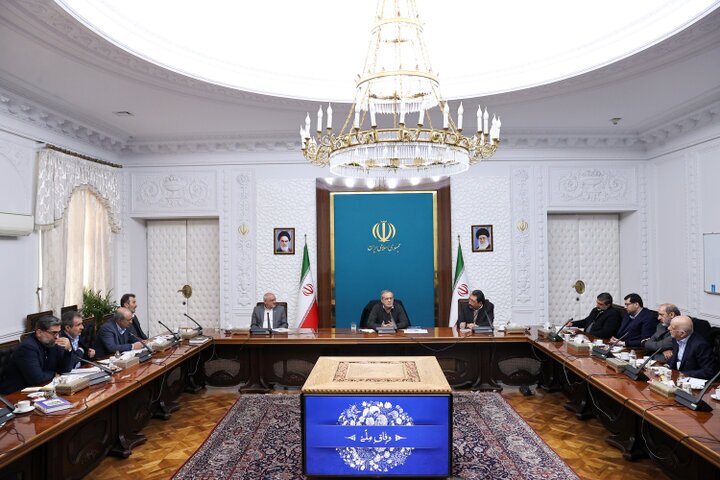 پزشکیان: موانع تولید و صنعت را با حضور فعال تولیدکنندگان برطرف می&zwnj;کنیم