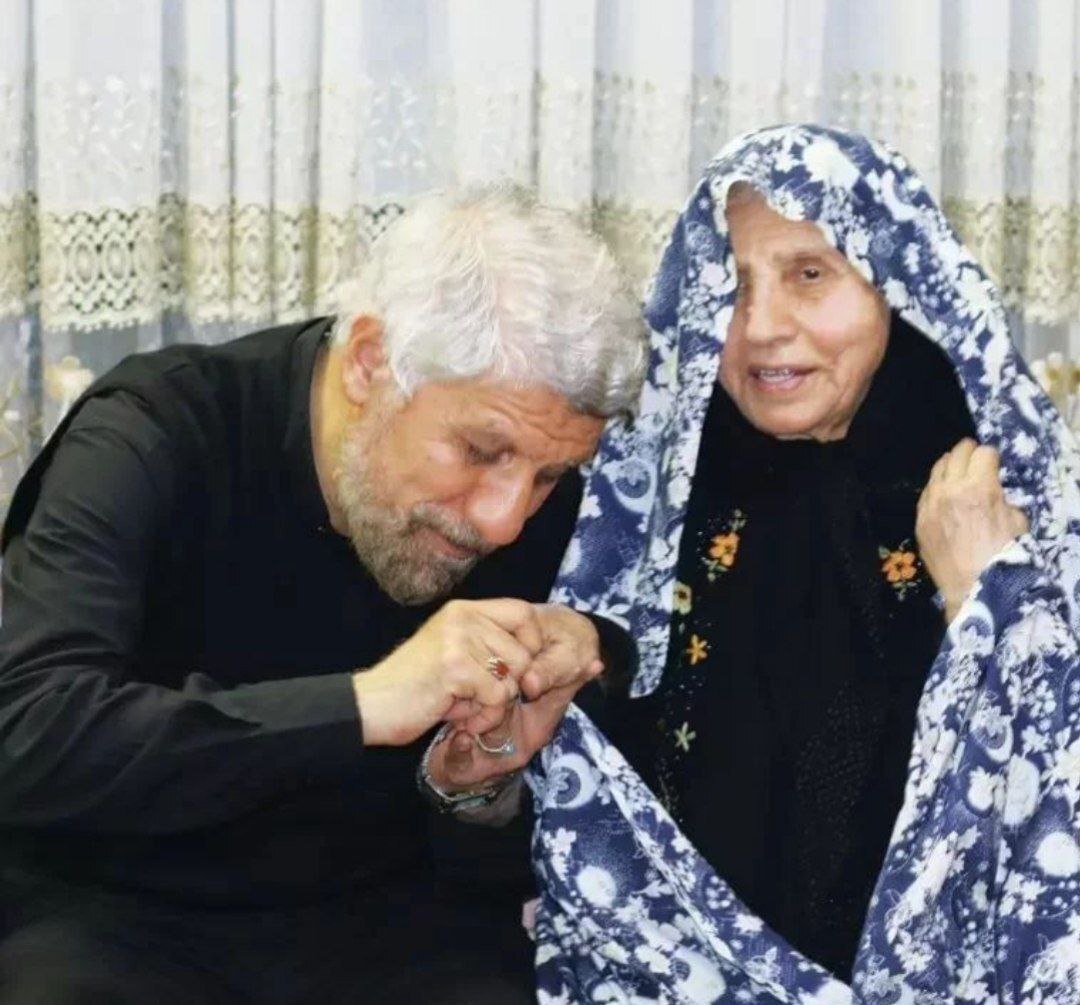 سوگ‌نامه‌ای برای درگذشت مادر حاج صادق آهنگران