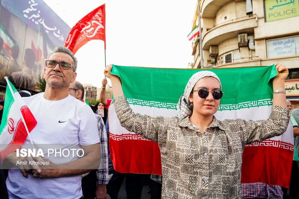 تجمع مردمی در محکومیت تجاوز آمریکا و اعلام انزجار از ترامپ