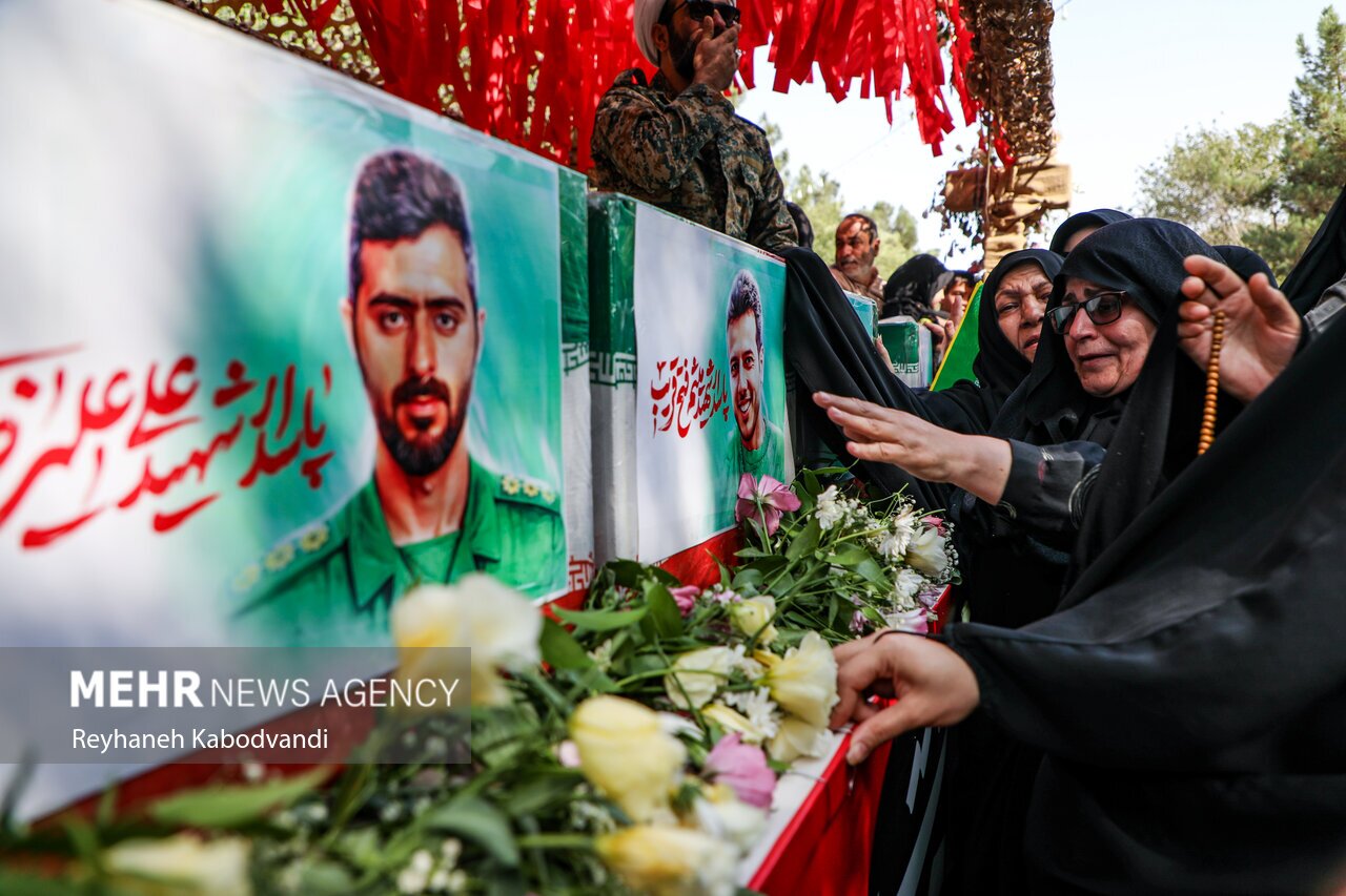 تشییع پیکر ۷ شهید اقتدار ایران در کاشان