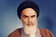 توصیه امام خمینی(ره) به خواندن وصیتنامه شهدا
