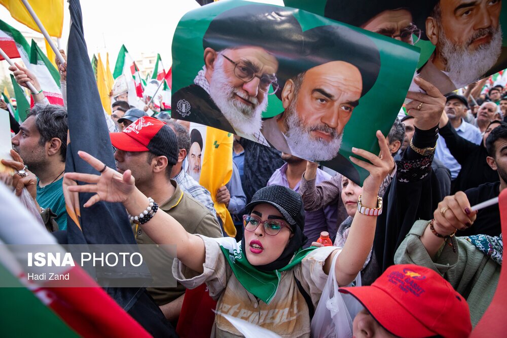 تجمع سراسری حمایت از نیروهای مسلح در اجرای عملیات غرورآفرین «بشارت فتح» - تهران