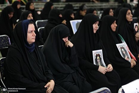 اجتماع بزرگ گرامیداشت ۱۱۰ شهید زن و کودک دفاع مقدس ۱۲ روزه تهران