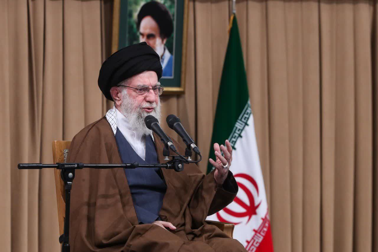 تصاویر دیدار دانش‌آموزان و دانشجویان با رهبرانقلاب