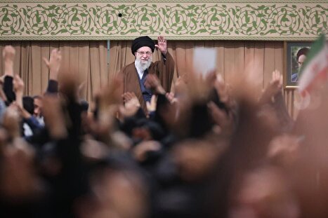 تصاویر دیدار دانش‌آموزان و دانشجویان با رهبرانقلاب