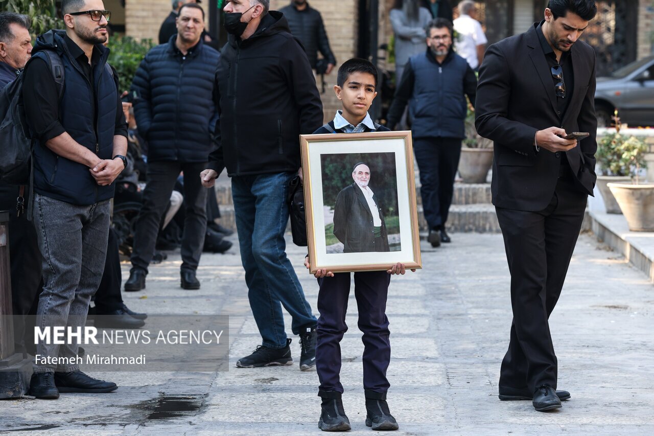 مراسم تشییع پیکر مرحوم سید محمد موسوی مراسم تشییع پیکر مرحوم سید محمد موسوی