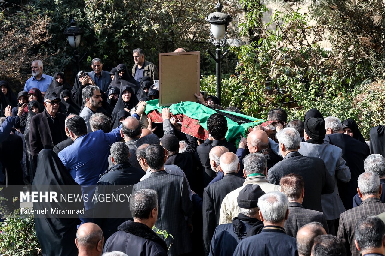 مراسم تشییع پیکر مرحوم سید محمد موسوی مراسم تشییع پیکر مرحوم سید محمد موسوی