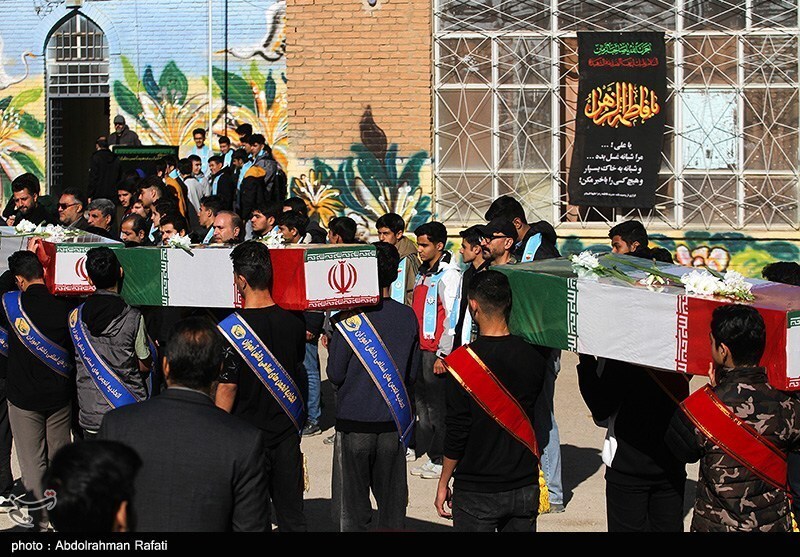 استقبال از 4 شهید گمنام در دبیرستان شریعتی همدان