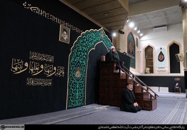 اولین شب مراسم عزاداری ایام شهادت حضرت فاطمةالزهرا سلام‌الله‌علیها در حسینیه امام خمینی(ره)