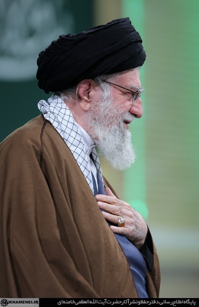 دیدار هزاران نفر از زنان و دختران دیدار هزاران نفر از زنان و دختران