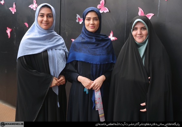 دیدار هزاران نفر از زنان و دختران دیدار هزاران نفر از زنان و دختران