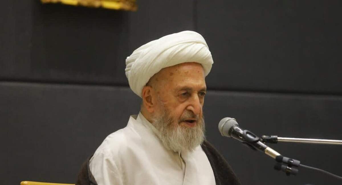 آیت الله سبحانی: غرب&zwnj;زدگی نباید جامعه را تحت تأثیر قرار دهد