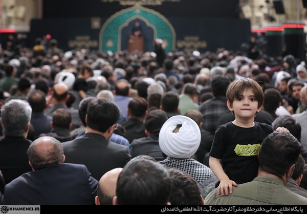 آخرین شب مراسم عزاداری ایام شهادت حضرت فاطمةالزهرا سلام‌الله‌علیها در حسینیه امام خمینی(ره)
