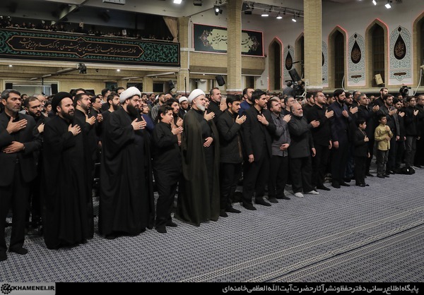 آخرین شب مراسم عزاداری ایام شهادت حضرت فاطمةالزهرا سلام‌الله‌علیها در حسینیه امام خمینی(ره)