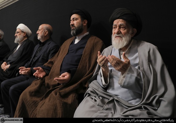 آخرین شب مراسم عزاداری ایام شهادت حضرت فاطمةالزهرا سلام‌الله‌علیها در حسینیه امام خمینی(ره)