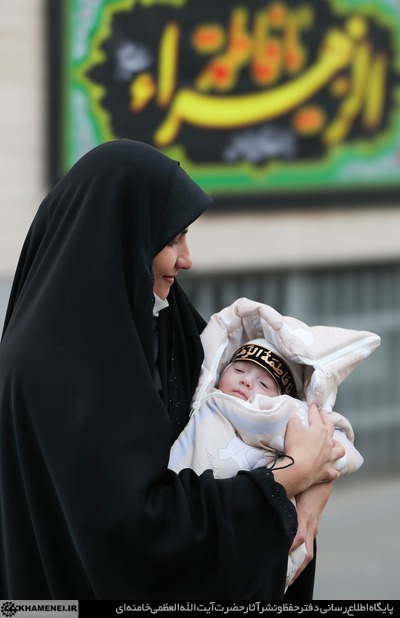 آخرین شب مراسم عزاداری ایام شهادت حضرت فاطمةالزهرا سلام‌الله‌علیها در حسینیه امام خمینی(ره)