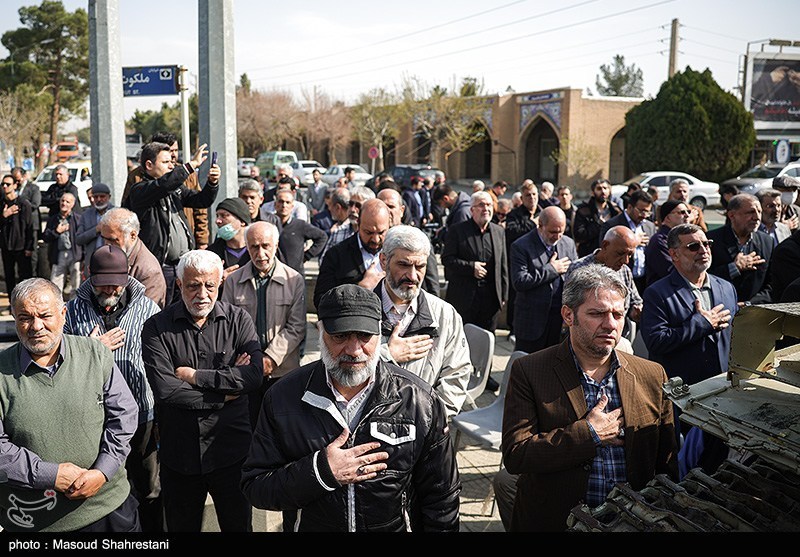 مراسم تشییع و خاکسپاری مادر شهید احمد متوسلیان مراسم تشییع و خاکسپاری مادر شهید احمد متوسلیان